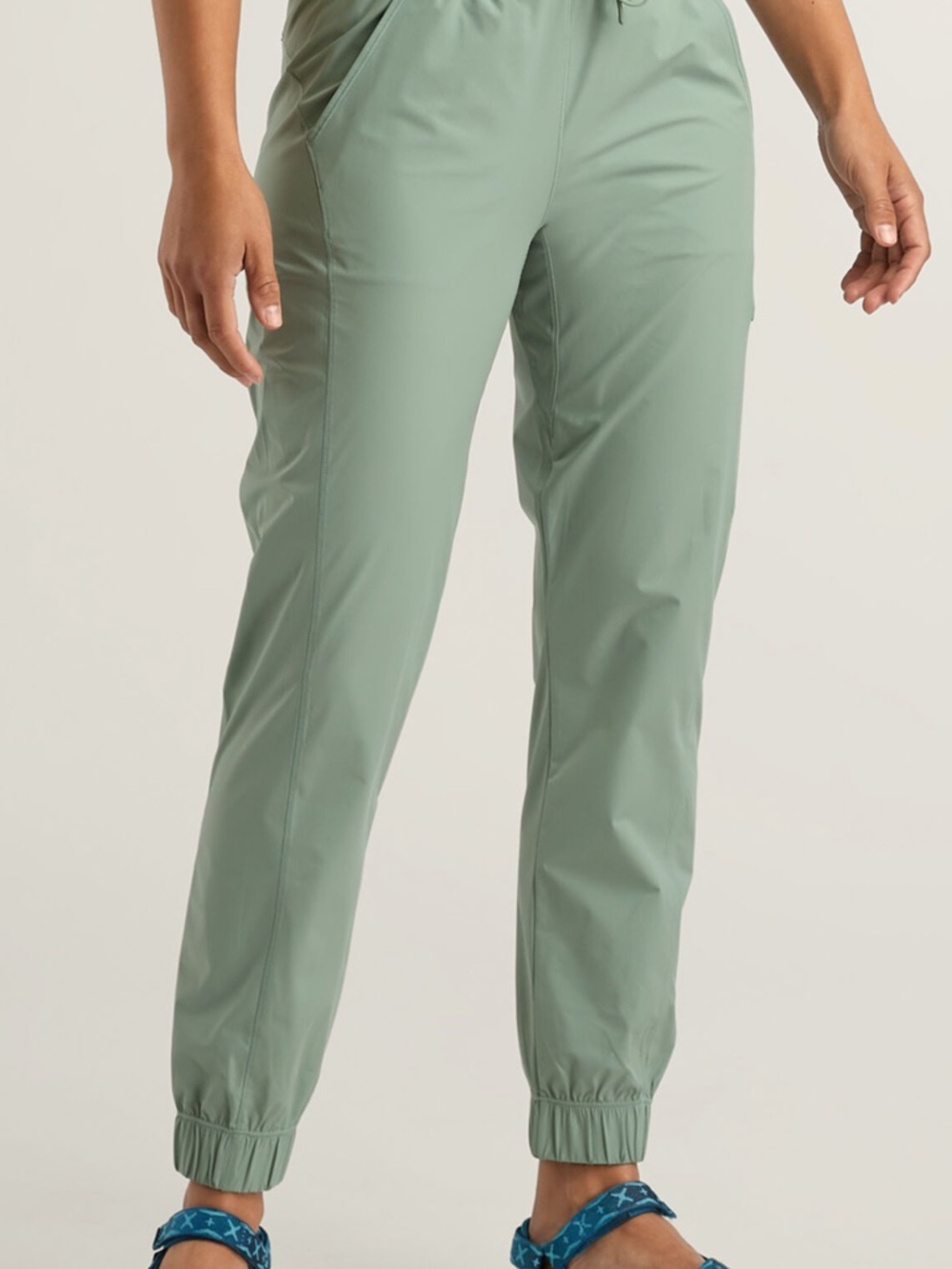 Title Nine Women's Switchback Ultralight Hiking Joggers in light green